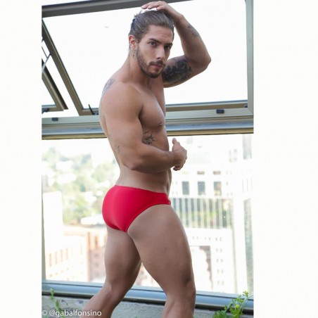 Traje de baño hombre tipo sunga color rojo,