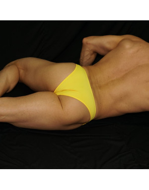 Comprar en linea de Bikini de trasero minimo. Color Amarillo brilloso
