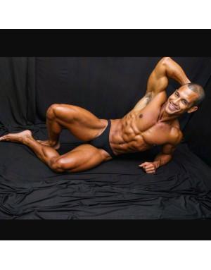 Selling online of men´s bikini black color